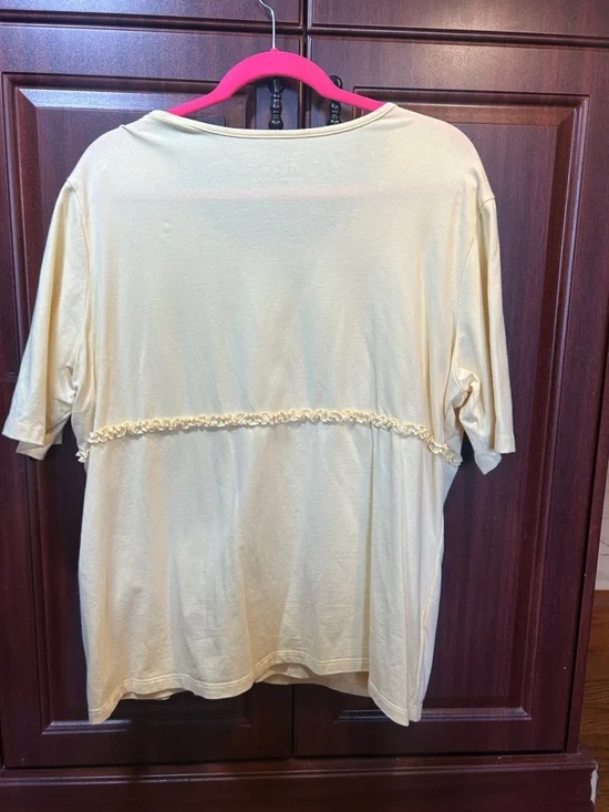 d&co Cream Ruffle-Trim Short Sleeve Tunic - Picture 4 of 4